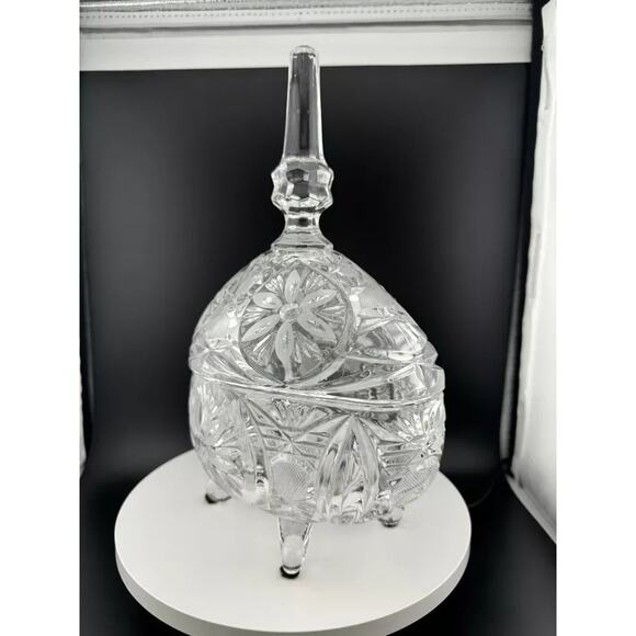 Vintage Footed, Lidded Oval Crystal Candy Dish with Floral Pattern - Picture 4 of 9